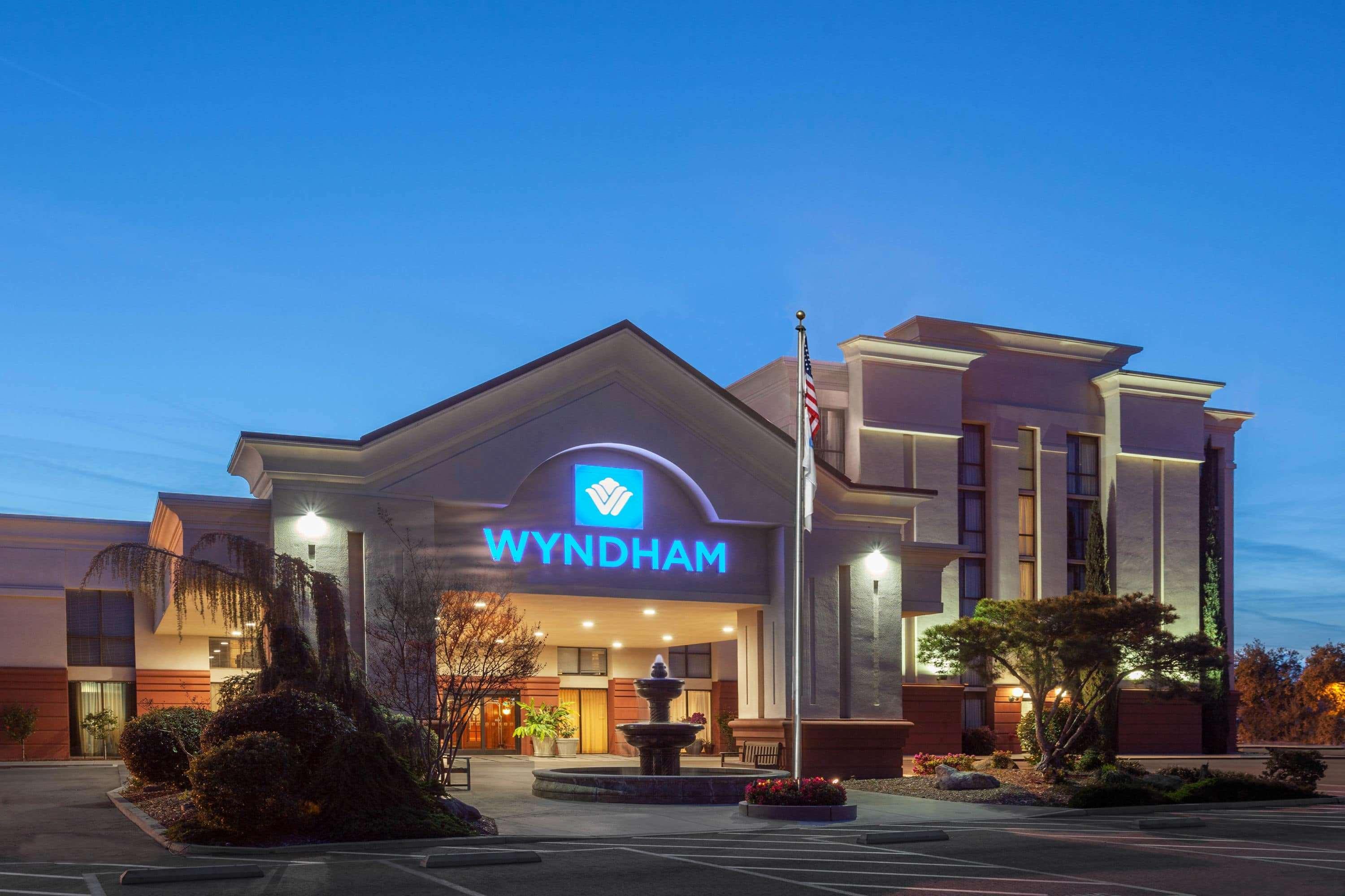 Wyndham Visalia Hotel Kültér fotó