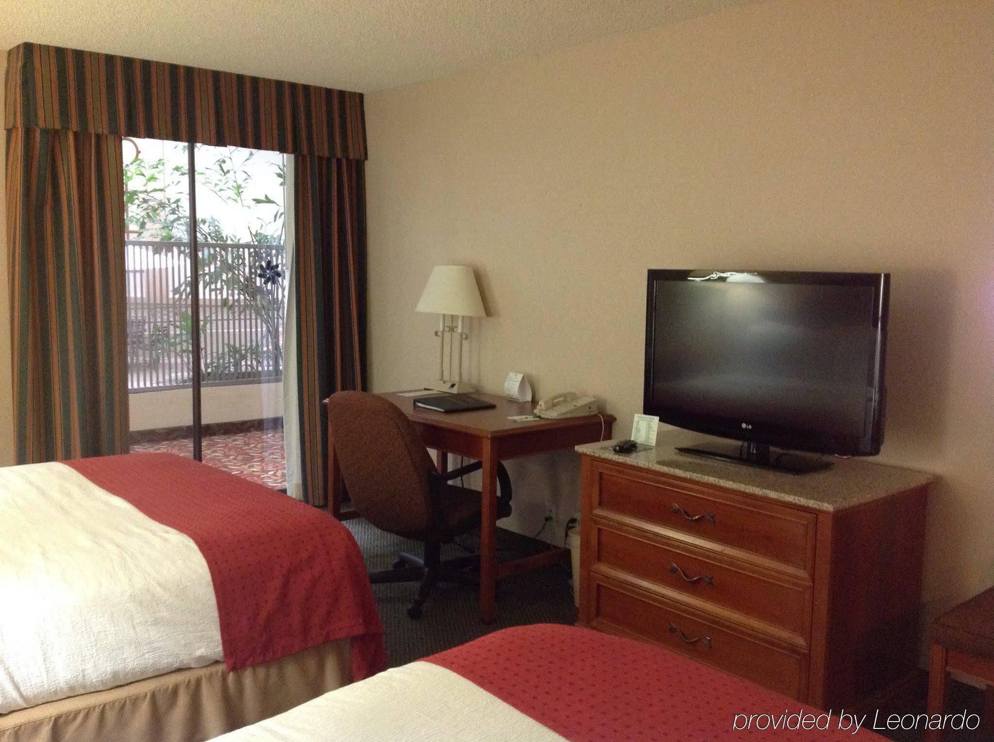 Wyndham Visalia Hotel Kültér fotó